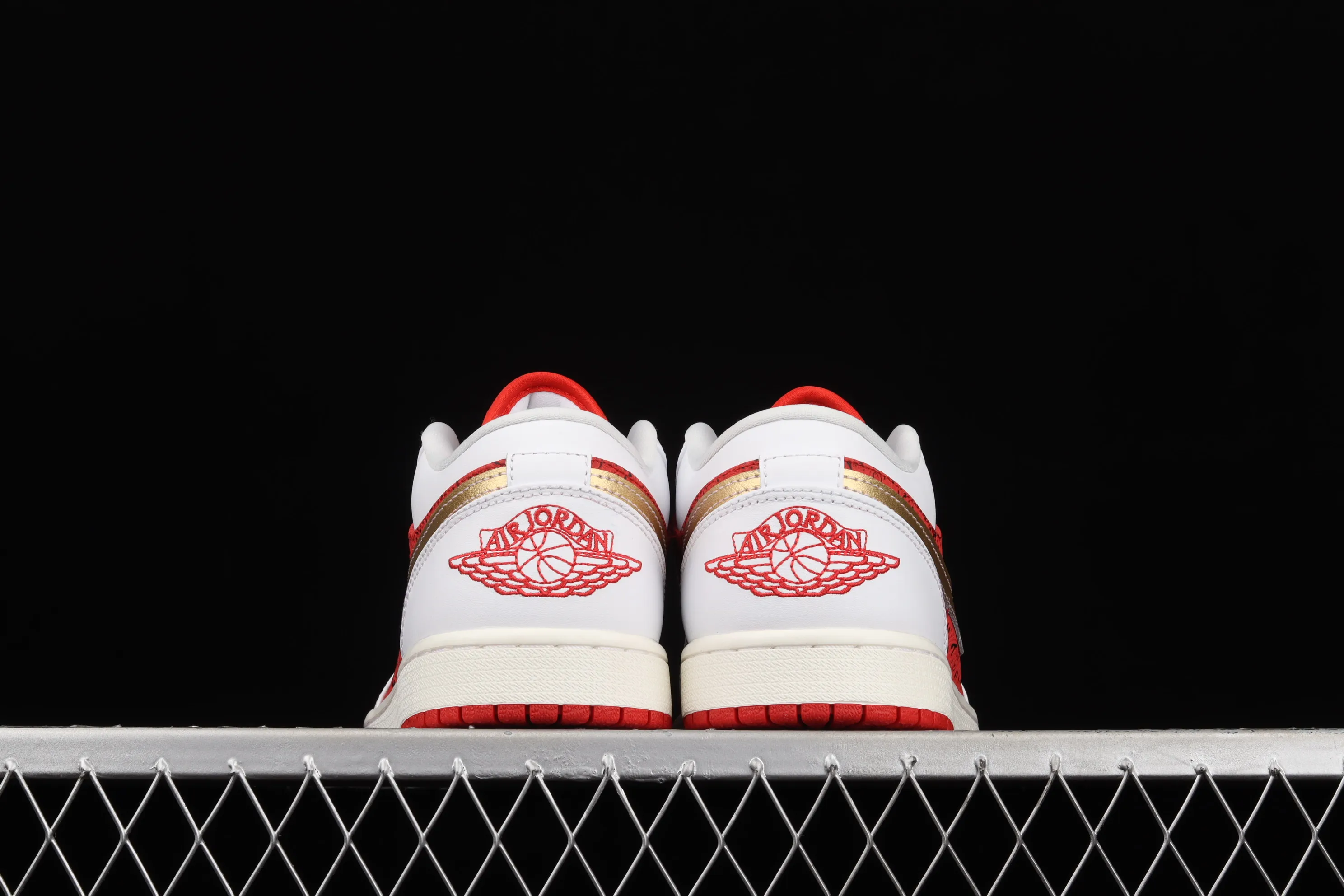 All categories Air Jordan Jordan series basketball shoes Air Jordan 1 Low G version pure original Air Jordan 1 Low AJ1 Joe 1 white red gold low-top cultural leisure sports sneakers DJ5185-100